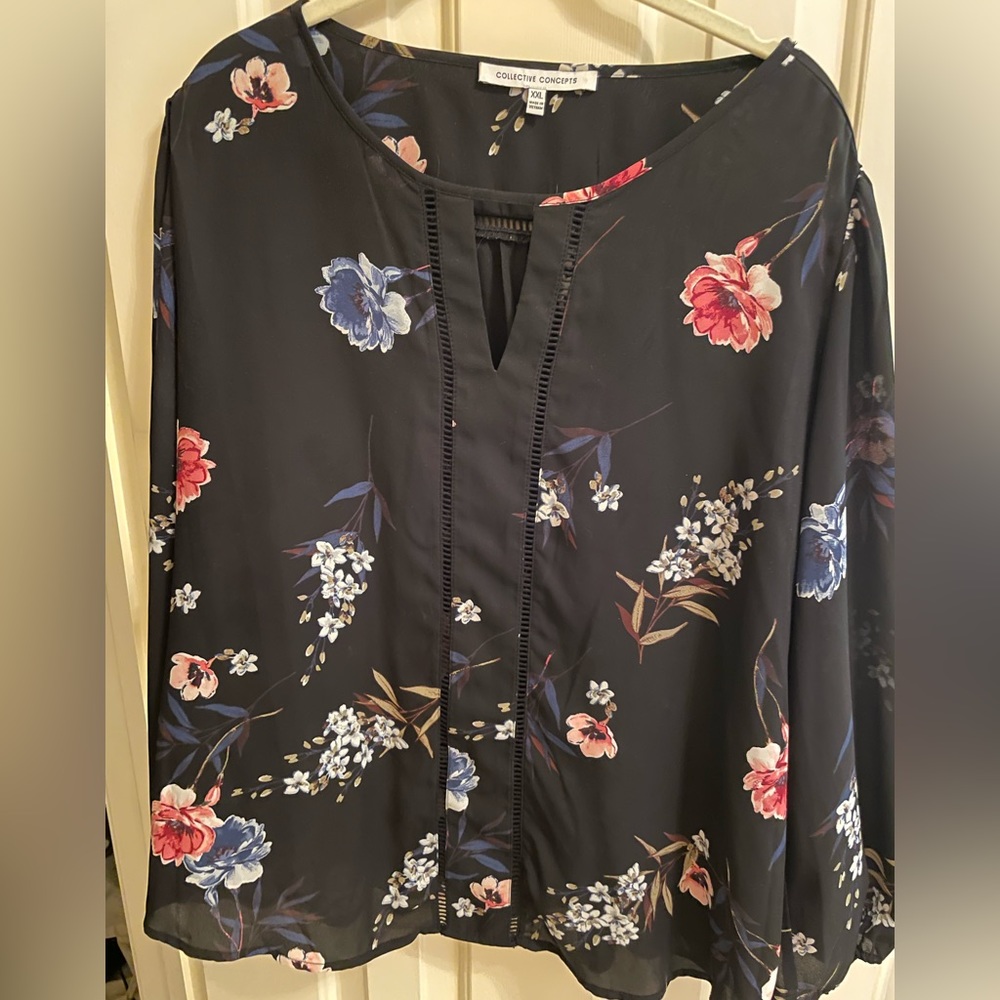 Collective Concepts Lattice Detail Black Floral Blouse. XXL